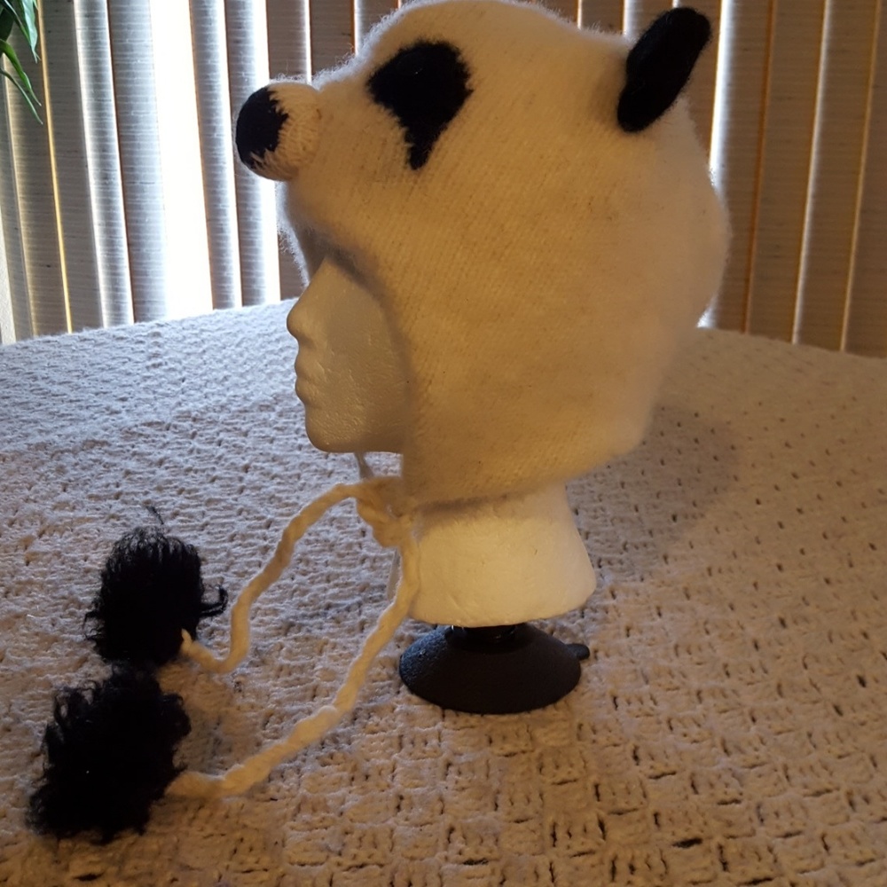 Panda hat. - Picture 4 of 6